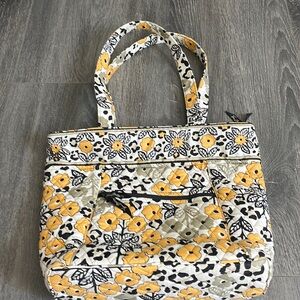 Vera Bradley Tote Bag in the pattern Go Wild
